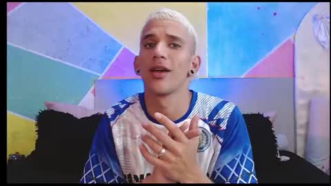 Snapshot of rich_de_la_rosa chatting on 02-22-26, 02:45 rich and kitty online show from 02-22-26, 02:45