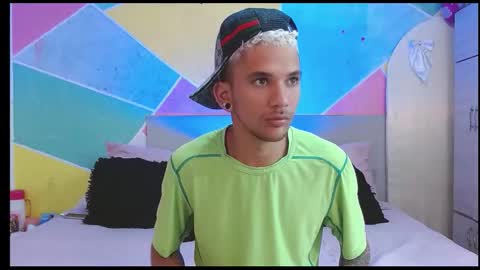 Snapshot of rich_de_la_rosa chatting on 03-02-26, 06:59 rich and kitty online show from 03-02-26, 06:59