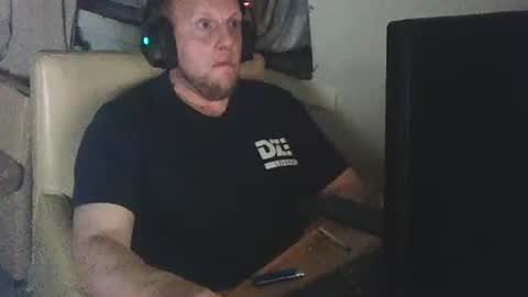 richardd110011 online show from 05-24-26, 02:05