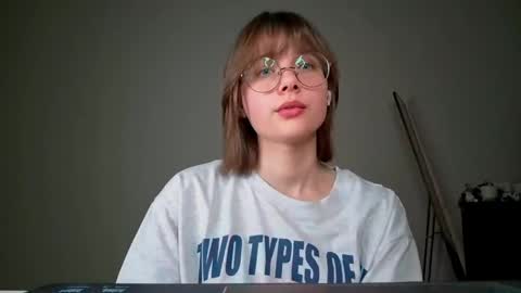 Snapshot of richardlundsten chatting on 05-15-26, 06:59 Luna online show from 05-15-26, 06:59