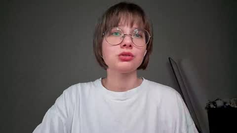 Snapshot of richardlundsten chatting on 05-20-26, 06:14 Luna online show from 05-20-26, 06:14