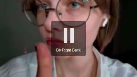 Snapshot of richardlundsten chatting on 05-27-26, 06:49 Luna online show from 05-27-26, 06:49