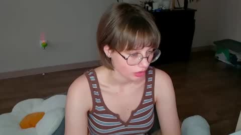 Snapshot of richardlundsten chatting on 06-07-26, 03:38 Luna online show from 06-07-26, 03:38