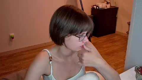 Snapshot of richardlundsten chatting on 07-19-26, 06:44 Luna online show from 07-19-26, 06:44
