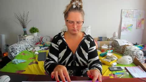 Snapshot of richlucky555 chatting on 11-04-25, 10:14 Anna - not anna - right Anna online show from 11-04-25, 10:14