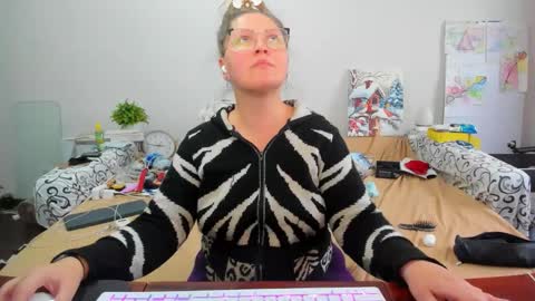 Anna - not anna - right Anna  online show from 02-14-26, 09:28