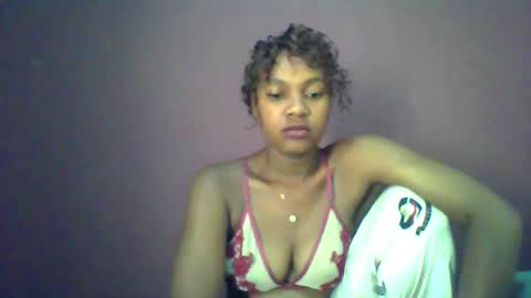 ricie001 online show from 05-04-26, 12:01