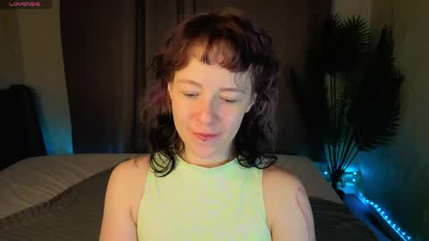 Snapshot of ricki_bloom chatting on 04-26-26, 01:25 Ricki online show from 04-26-26, 01:25