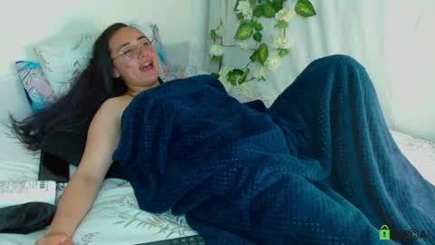 Candy online show from 04-01-26, 02:45