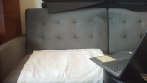 Snapshot of ridemehigh1 chatting on 10-22-25, 06:18 ridemehigh1 online show from 10-22-25, 06:18