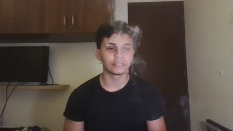 Snapshot of rieuand77 chatting on 06-18-26, 02:12 Rieu online show from 06-18-26, 02:12