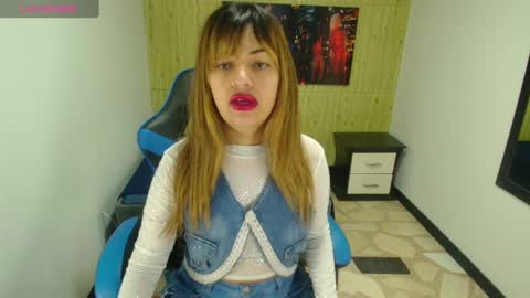 Snapshot of rihana_milan chatting on 03-05-25, 10:44 RIHANA online show from 03-05-25, 10:44