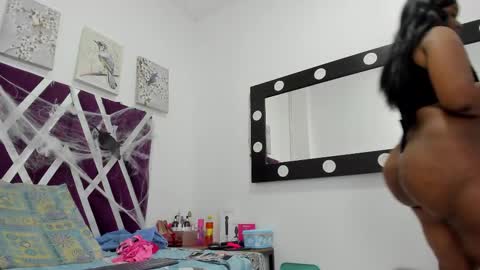 Snapshot of rihanna_abiodun chatting on 10-28-25, 12:25 Rihanna Abiodun online show from 10-28-25, 12:25