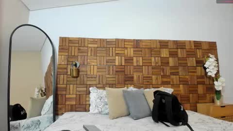 Sara online show from 10-29-25, 10:17