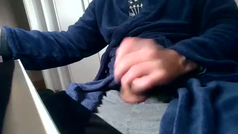 Snapshot of riki_rikard chatting on 01-05-25, 12:10 Riki online show from 01-05-25, 12:10