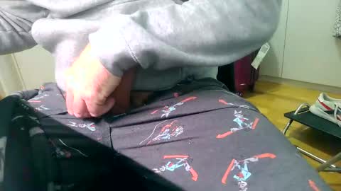 Snapshot of riki_rikard chatting on 01-26-25, 06:16 Riki online show from 01-26-25, 06:16