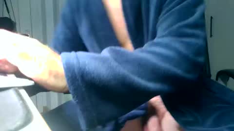 Snapshot of riki_rikard chatting on 11-22-25, 11:04 Riki online show from 11-22-25, 11:04