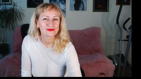 Riley online show from 11-16-25, 05:57