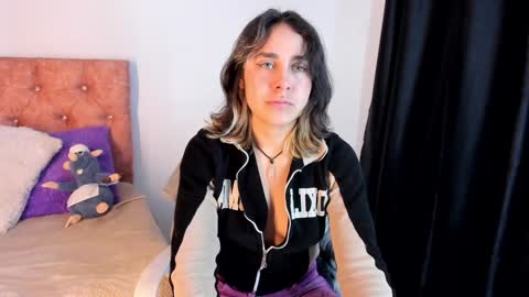 Riley online show from 01-25-25, 09:04