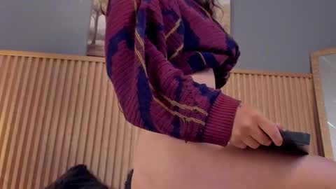 Snapshot of riley_colors chatting on 03-23-26, 08:35 Riley online show from 03-23-26, 08:35