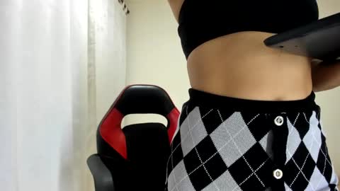 Snapshot of riley_skye_ chatting on 12-16-24, 03:40 RAILEY online show from 12-16-24, 03:40