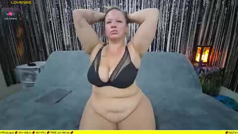 Snapshot of rileylogan chatting on 07-31-26, 02:16 Riley Logan online show from 07-31-26, 02:16