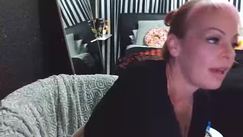 rileyraerhoads online show from 10-17-25, 02:26