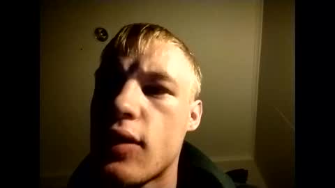 Rileyyy online show from 04-19-26, 06:35