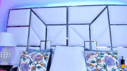 Snapshot of rileysweett chatting on 02-14-25, 11:31 Riley online show from 02-14-25, 11:31