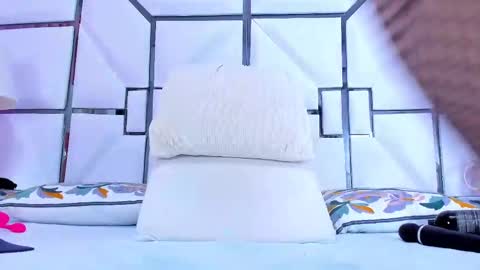 Snapshot of rileysweett chatting on 02-28-25, 02:31 Riley online show from 02-28-25, 02:31