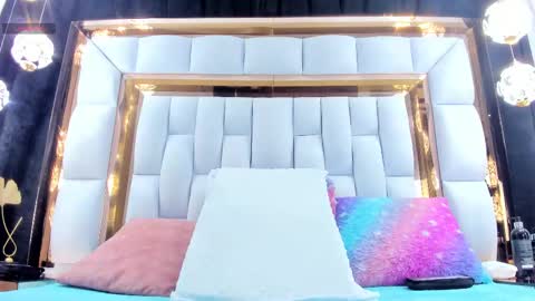 Snapshot of rileysweett chatting on 09-18-25, 11:45 Riley online show from 09-18-25, 11:45