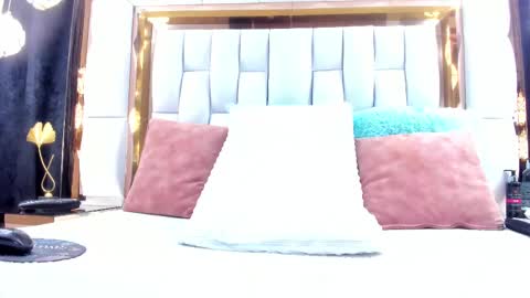 Snapshot of rileysweett chatting on 09-29-25, 11:48 Riley online show from 09-29-25, 11:48