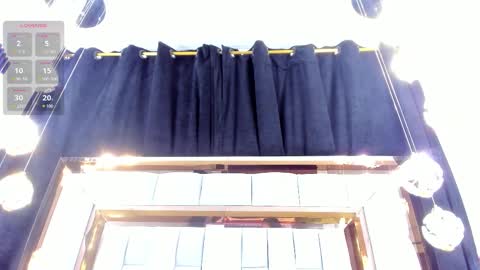 Snapshot of rileysweett chatting on 10-10-25, 11:42 Riley online show from 10-10-25, 11:42