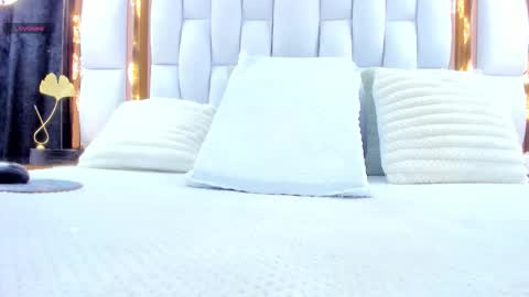 Snapshot of rileysweett chatting on 10-28-25, 12:09 Riley online show from 10-28-25, 12:09