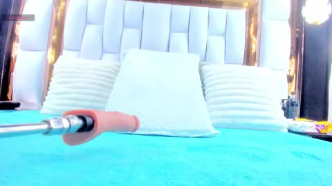 Snapshot of rileysweett chatting on 11-01-25, 11:56 Riley online show from 11-01-25, 11:56