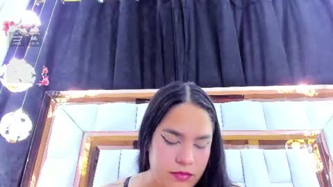 Snapshot of rileysweett chatting on 07-05-26, 12:01 Riley online show from 07-05-26, 12:01