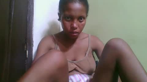 Snapshot of rinah654271 chatting on 02-25-26, 05:11 rinah654271 online show from 02-25-26, 05:11