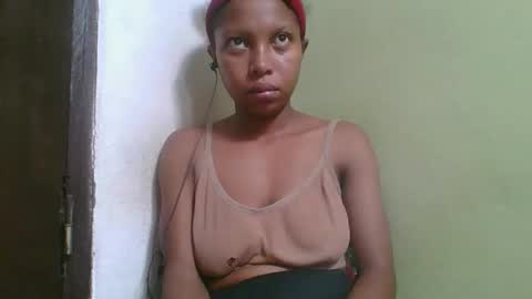 Snapshot of rinah654271 chatting on 03-11-26, 05:35 rinah654271 online show from 03-11-26, 05:35