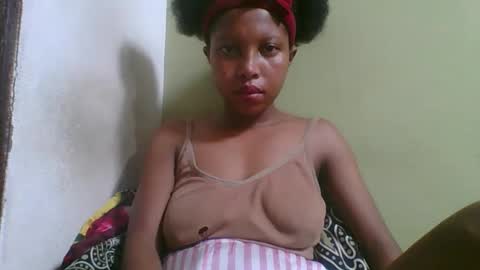 Snapshot of rinah654271 chatting on 03-20-26, 04:01 rinah654271 online show from 03-20-26, 04:01