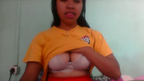 Snapshot of rinah856024 chatting on 11-15-25, 06:00 rinah856024 online show from 11-15-25, 06:00