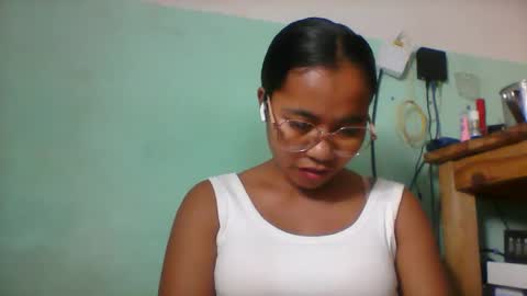 Snapshot of rinah856024 chatting on 05-11-26, 04:15 rinah856024 online show from 05-11-26, 04:15