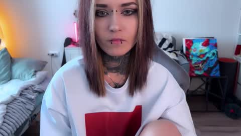   DianaBrite            fansl y online show from 02-10-26, 12:09