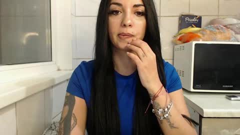 riri_mojo_92 online show from 04-21-26, 08:44