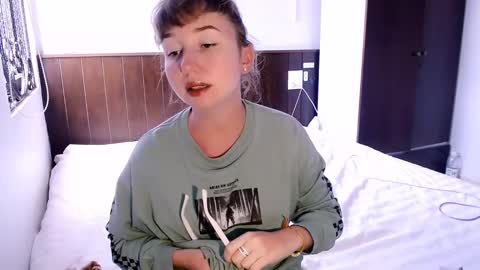 Snapshot of riri_rich chatting on 02-03-25, 05:18 Rita online show from 02-03-25, 05:18