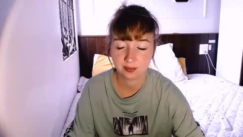 Snapshot of riri_rich chatting on 03-09-25, 05:44 Rita online show from 03-09-25, 05:44