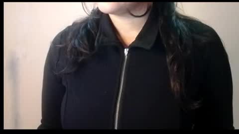 Snapshot of riribabexo chatting on 11-18-25, 03:27 Riri online show from 11-18-25, 03:27