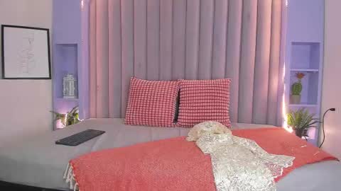 RIRI  online show from 10-14-25, 07:58