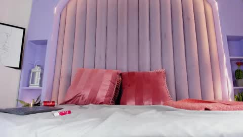 RIRI  online show from 10-24-25, 09:22