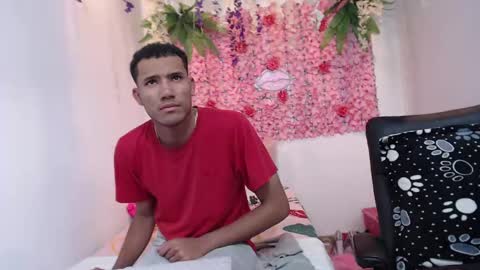 Snapshot of risitos_de_oro_ chatting on 09-24-25, 09:34 Risitos De Oro online show from 09-24-25, 09:34
