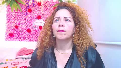 Snapshot of risitos_de_oro_ chatting on 09-28-25, 06:46 Risitos De Oro online show from 09-28-25, 06:46